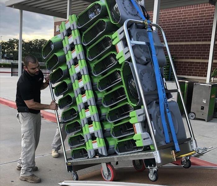 SERVPRO of Southeast Austin tech rolling air movers